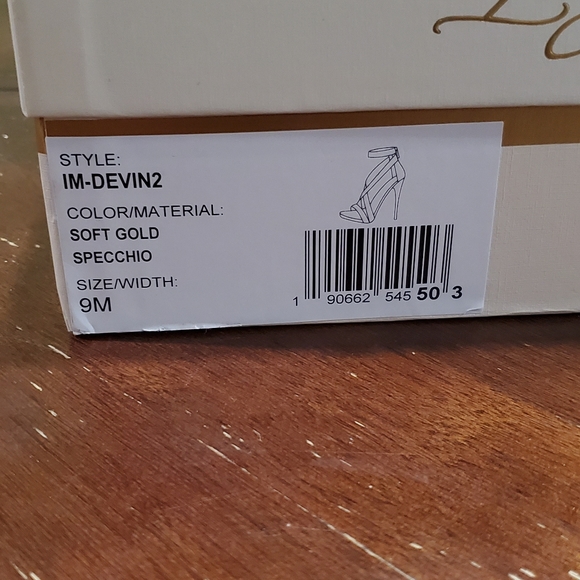 Vince Camuto Devin Sandal - Picture 5 of 8